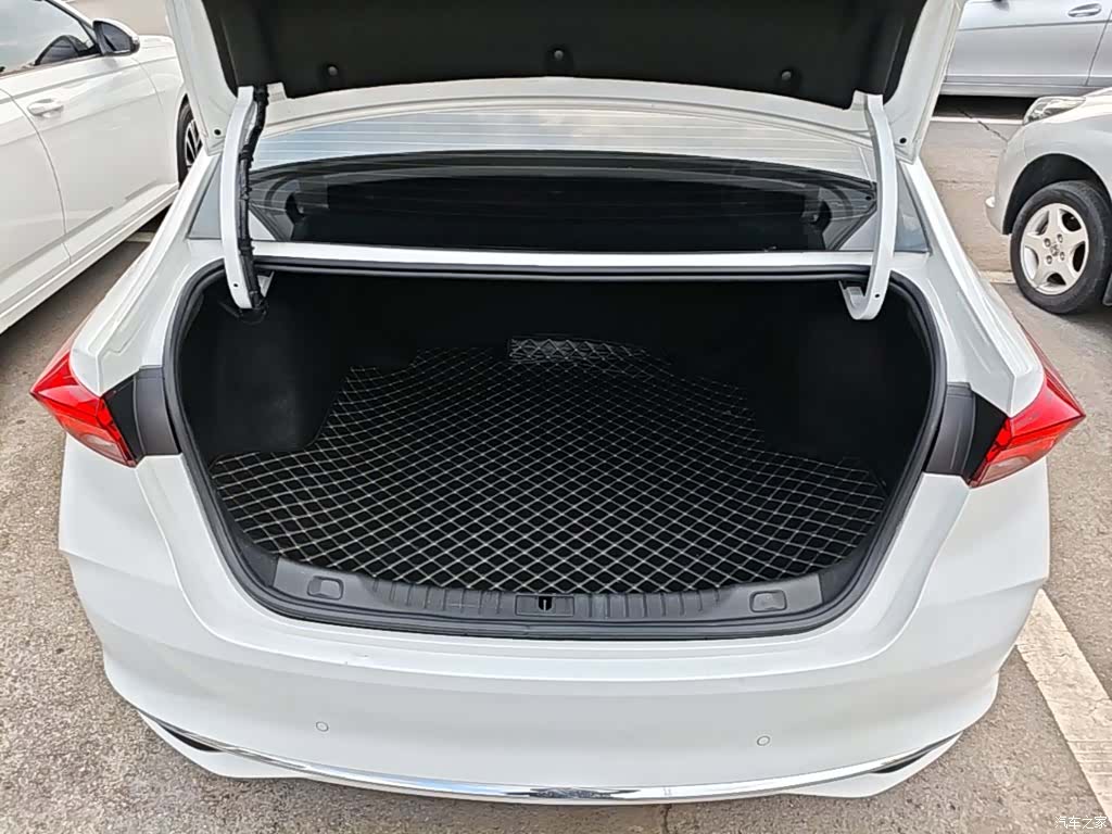 Buick Verano, 2022 19