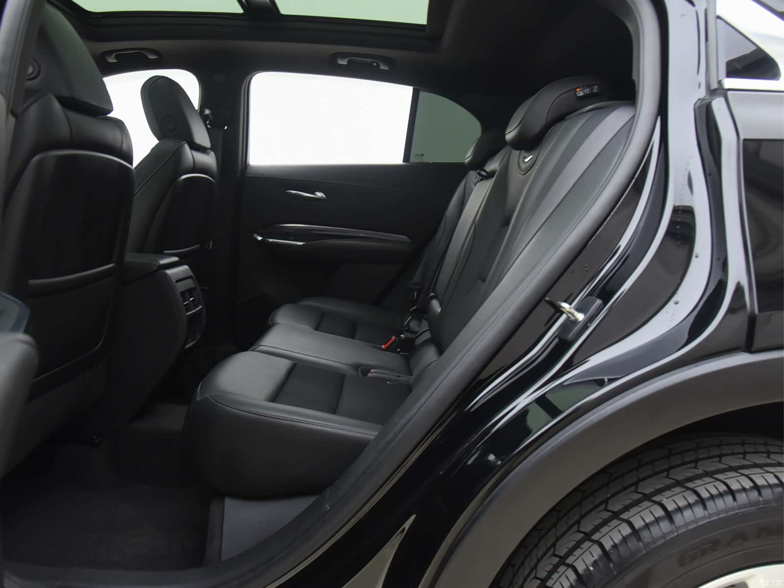Cadillac XT4, 2021 13