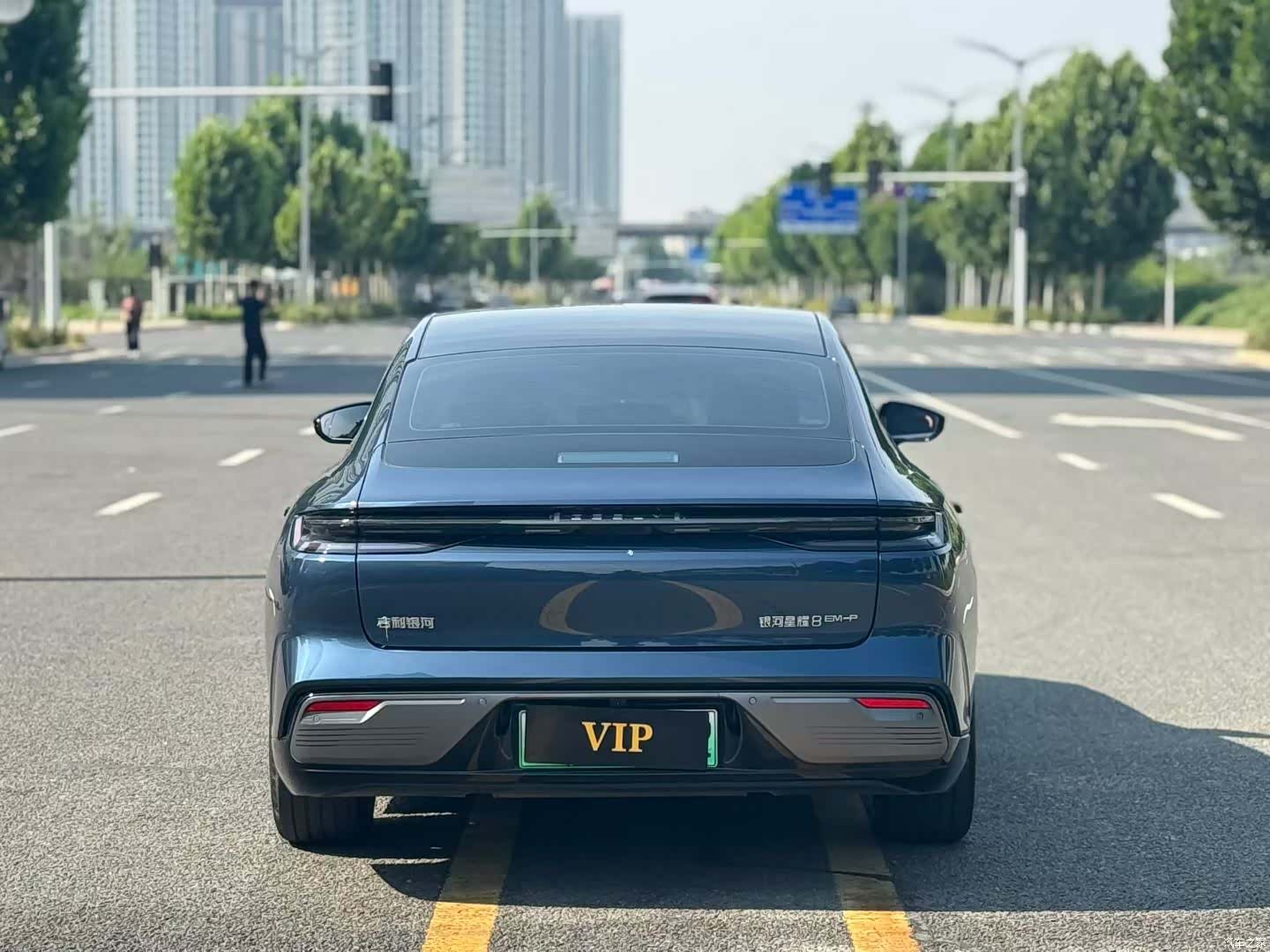 Geely 8, 2025 8