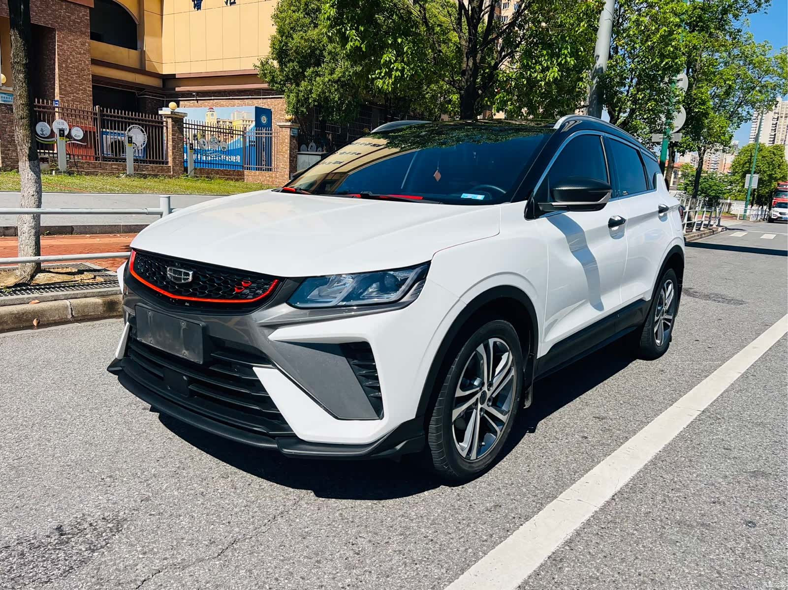 Geely Coolray, 2022 1