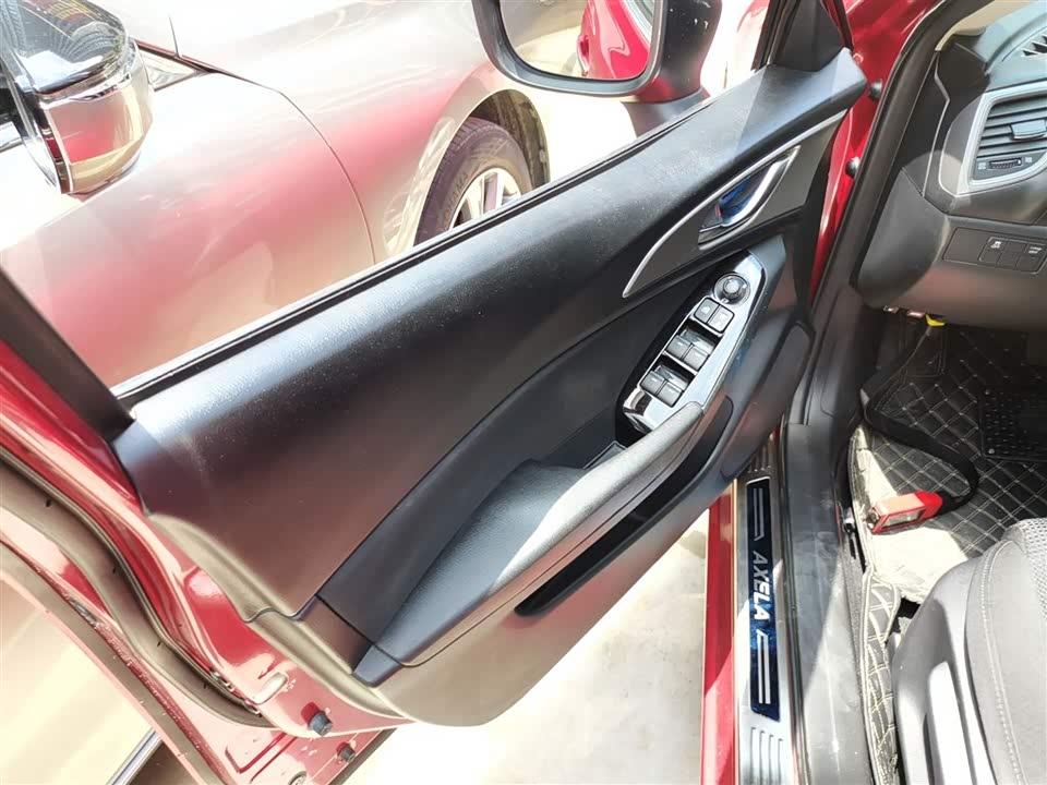 Mazda 3 Angkesaila