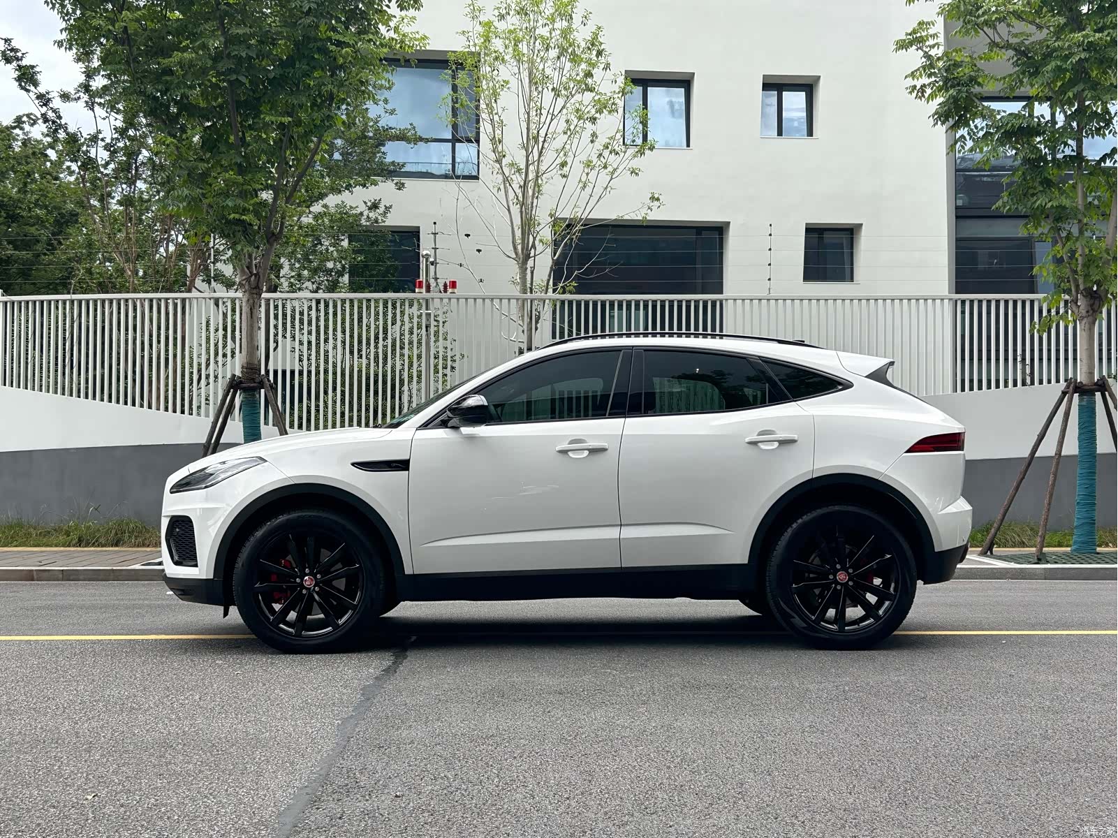 Land Rover E-PACE, 2025 3