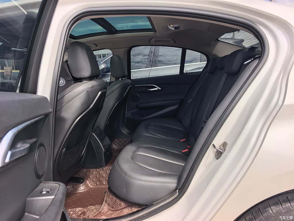 BMW 1 Series, 2018 9