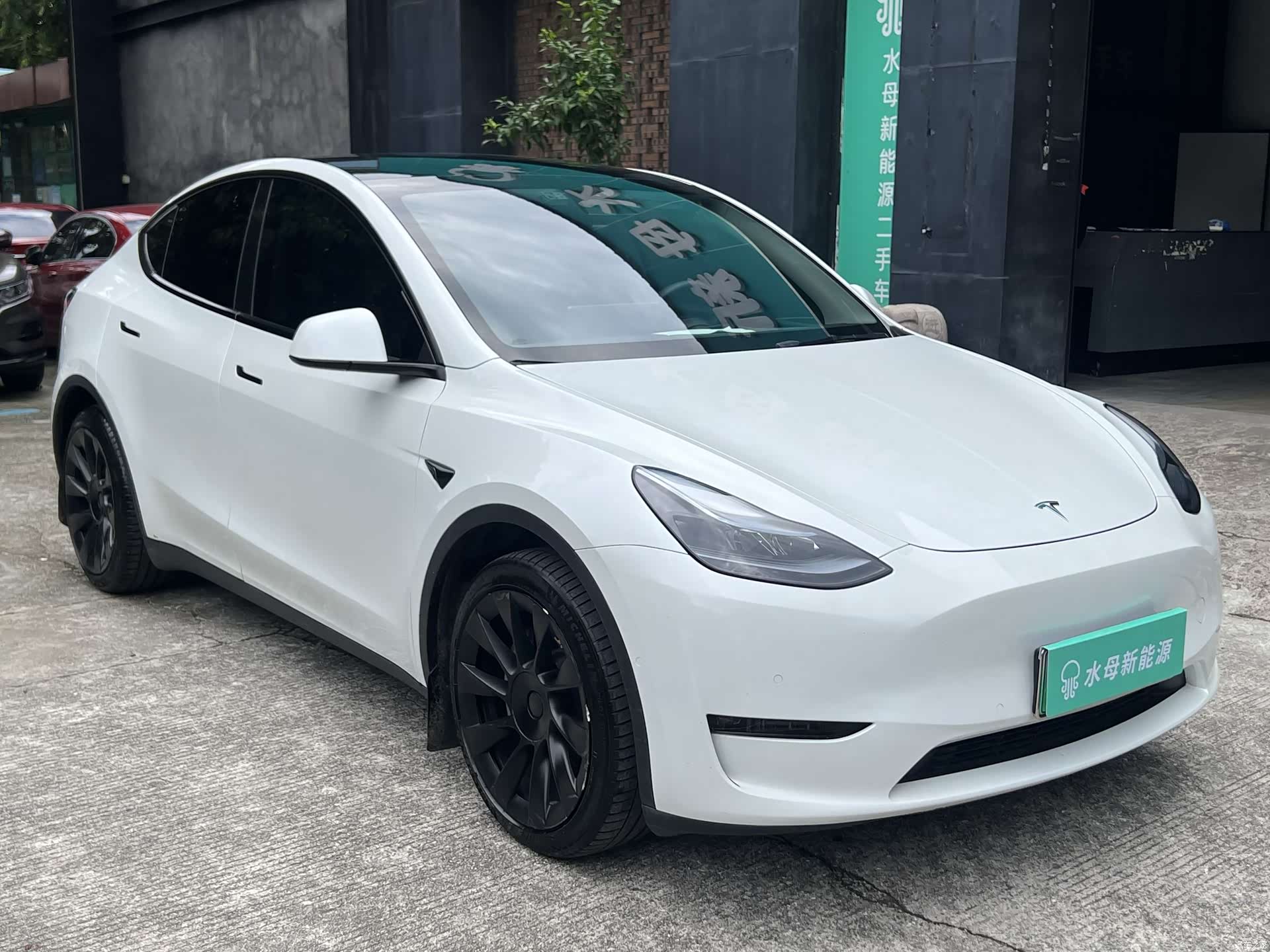 Tesla Model Y, 2023 3