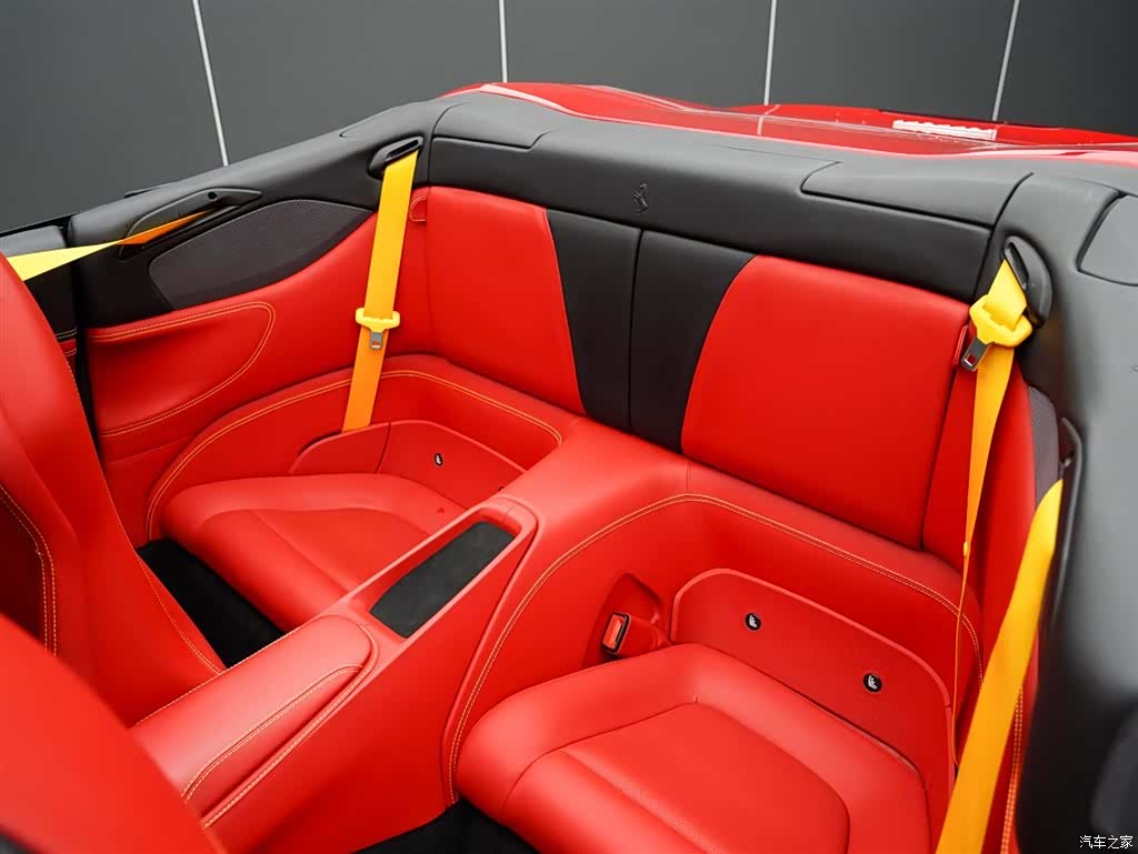 Ferrari Portofino, 2023 14