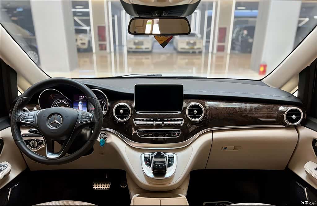 Mercedes-Benz V-Class, 2020 15