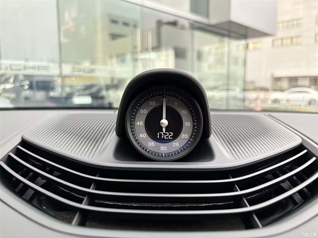 Porsche Taycan, 2025 24
