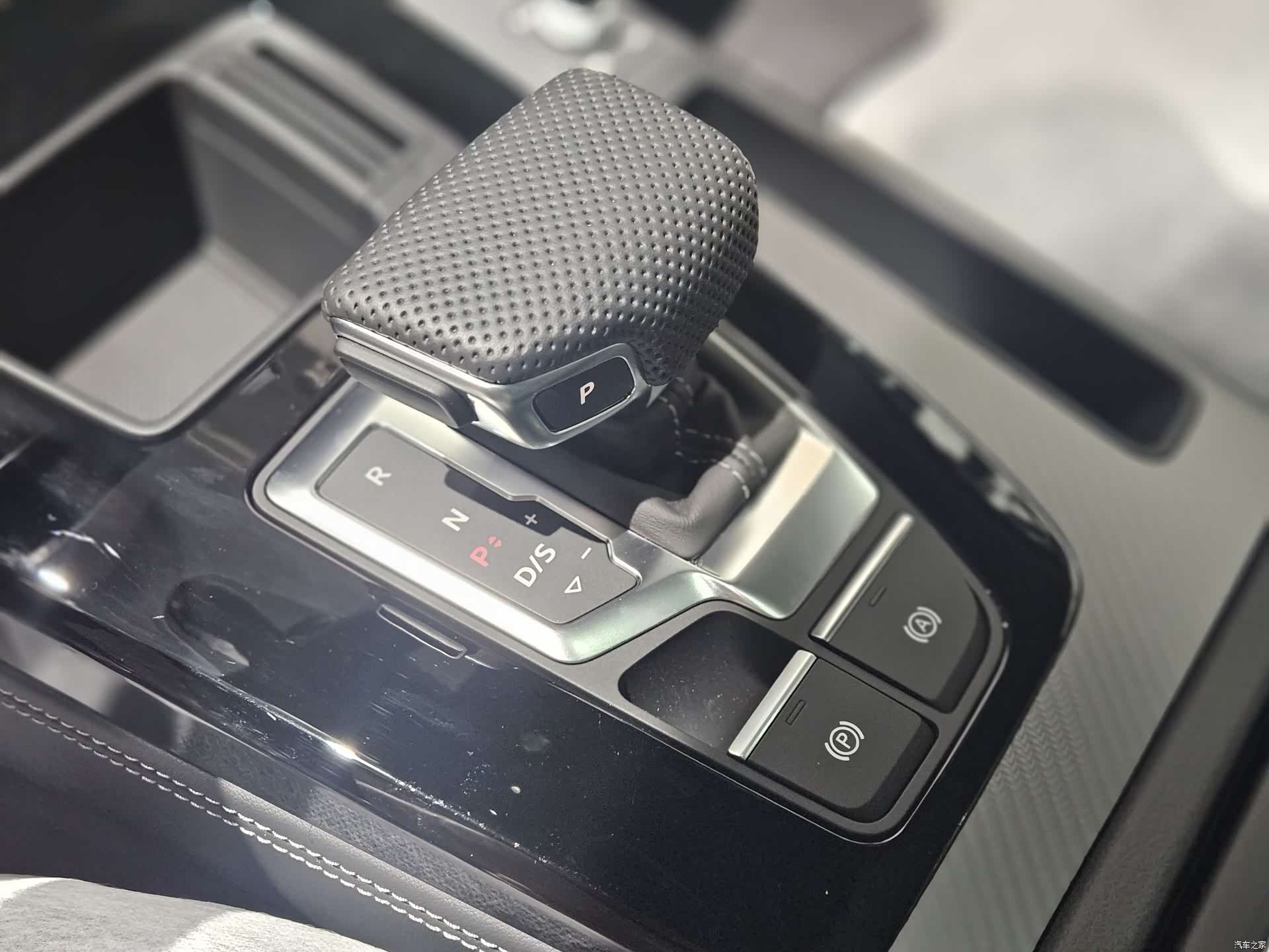 Audi Q5L, 2024 10
