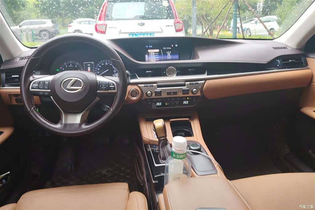 Lexus ES, 2017 12