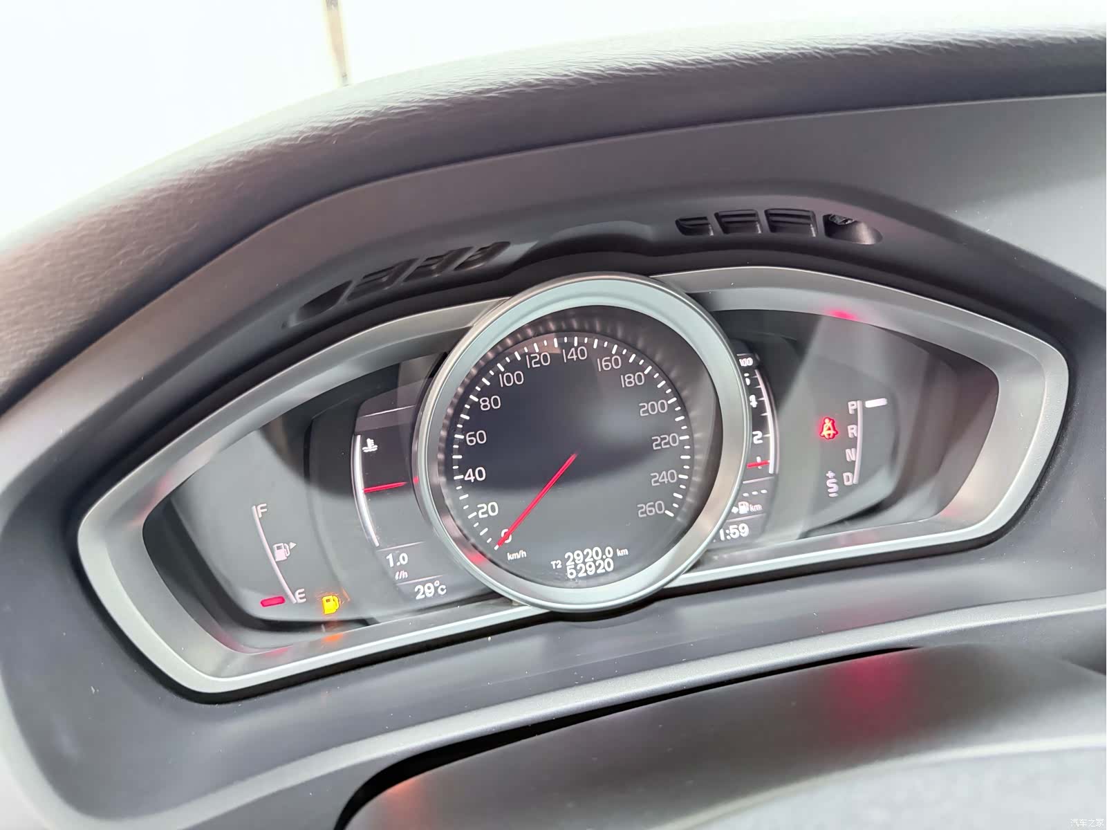 Volvo V40, 2018 8
