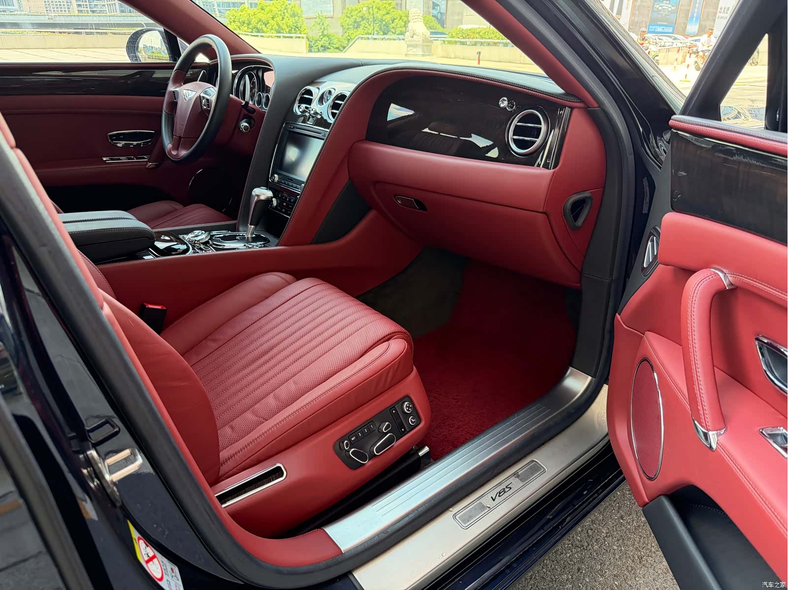 Bentley Flying Spur, 2018 13