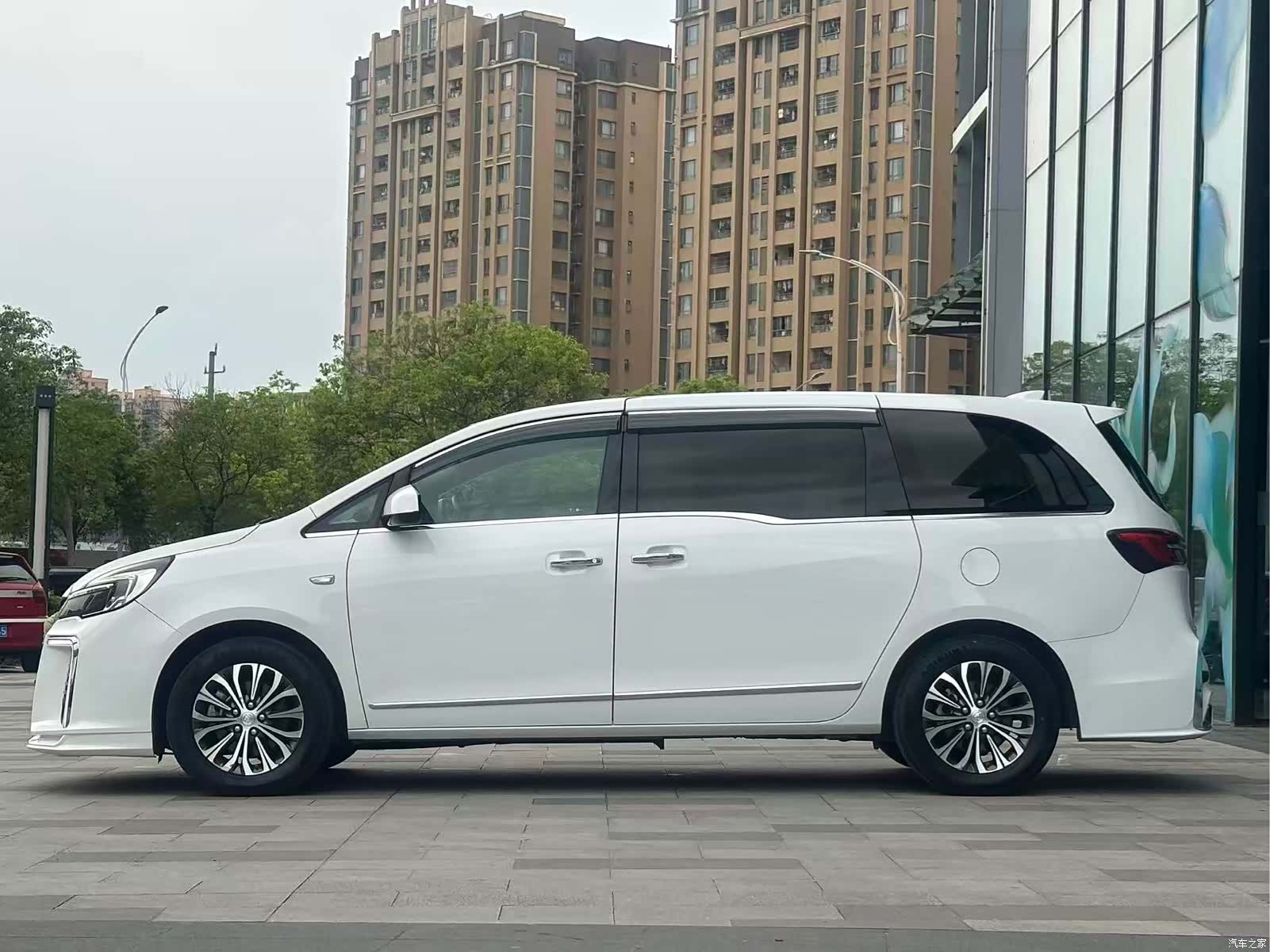 Buick GL8, 2021 4