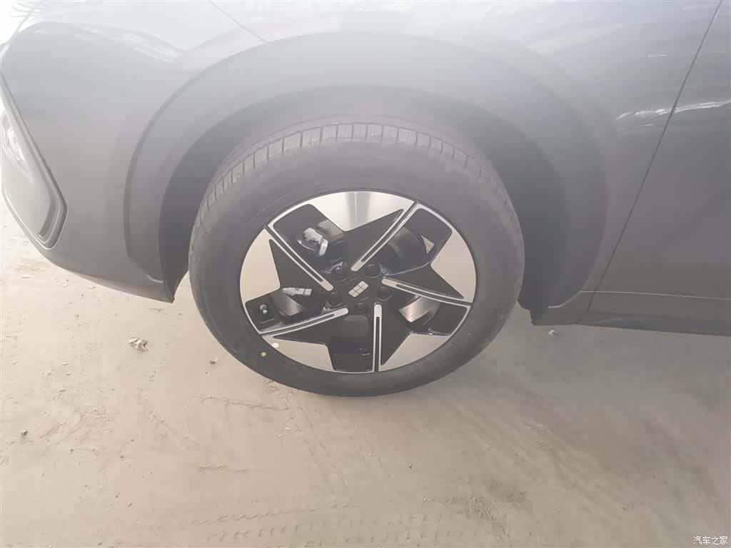 Geely Galaxy E5, 2026 23