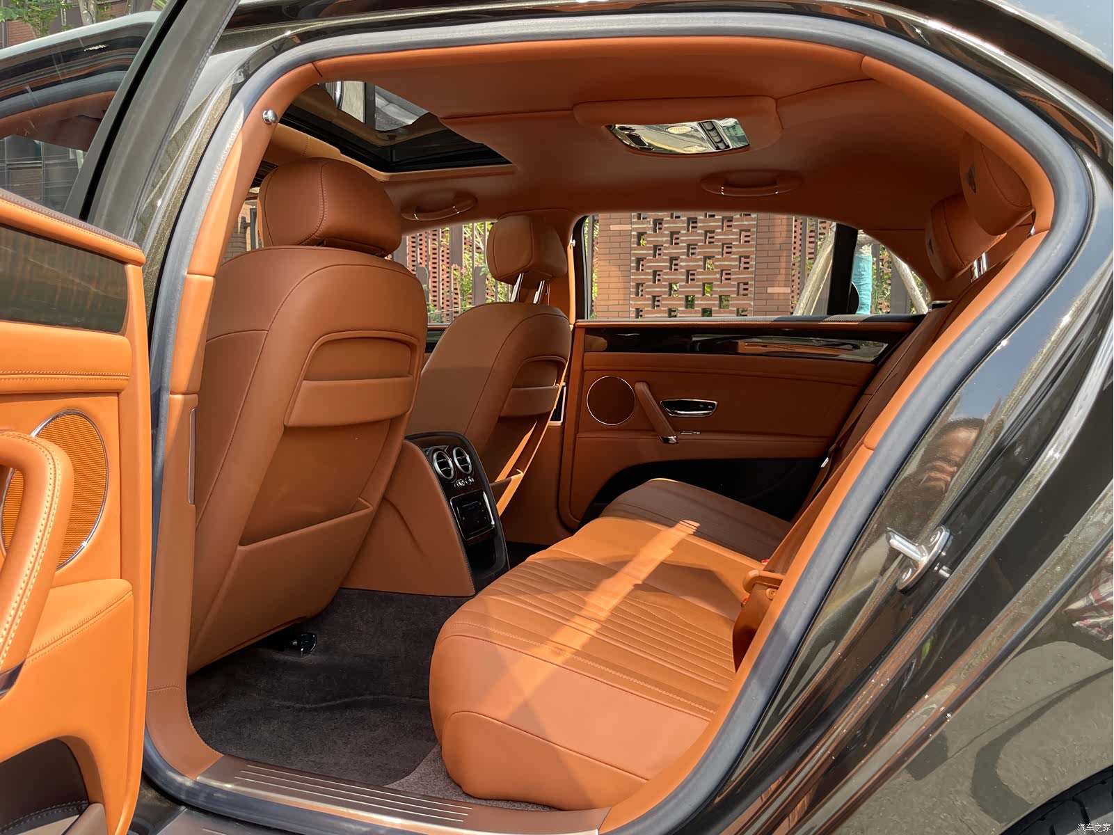 Bentley Flying Spur, 2018 все фото