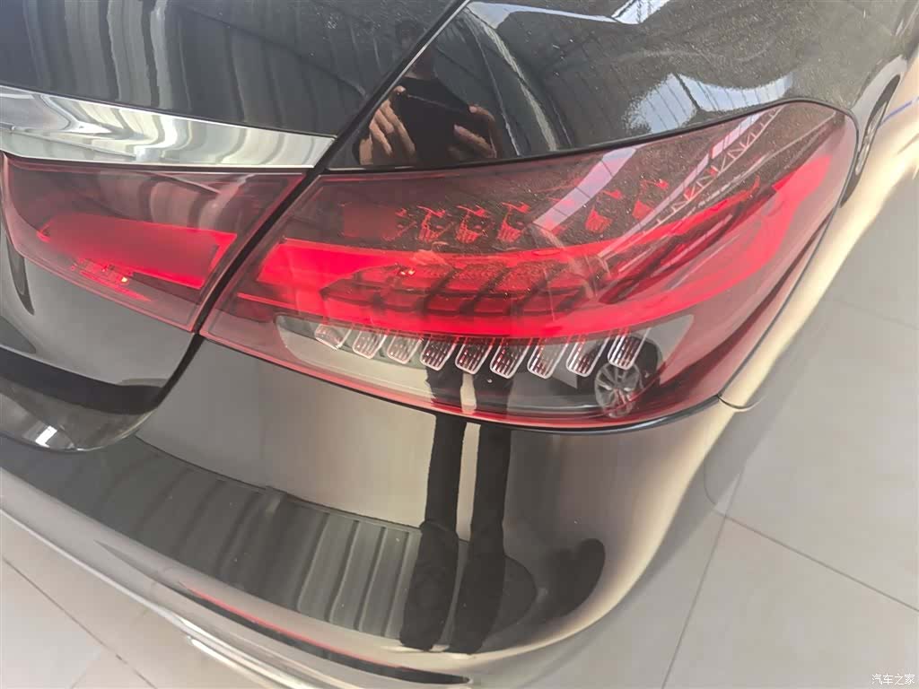 Mercedes-Benz E-Class, 2023 8