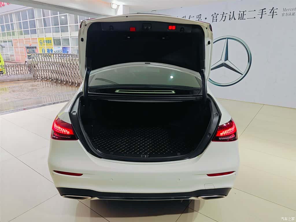 Mercedes-Benz E-Class, 2022 14