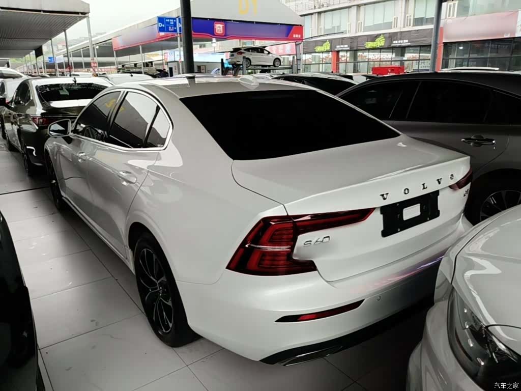 Volvo S60, 2022 23