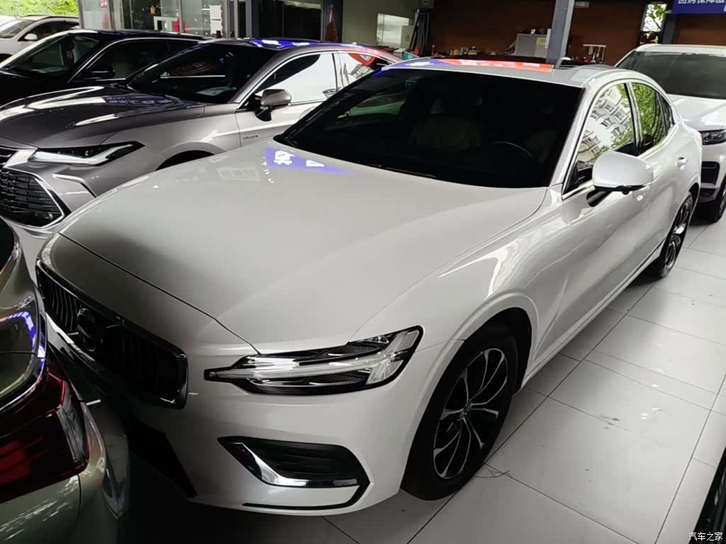 Volvo S60, 2022 1