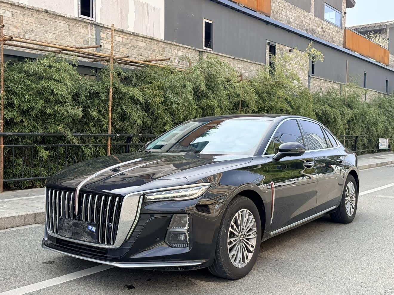 Hongqi H5