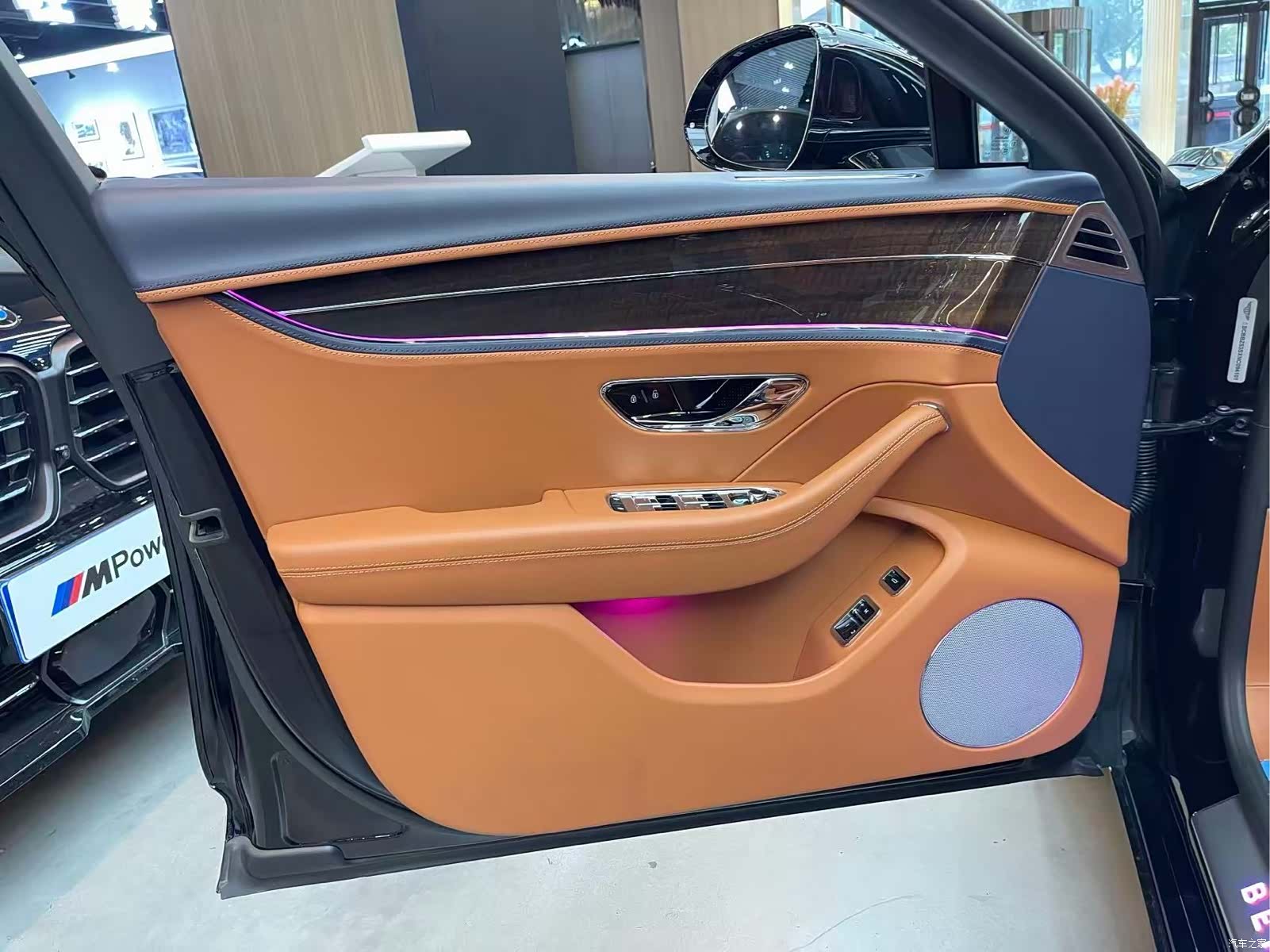 Bentley Flying Spur, 2022 11
