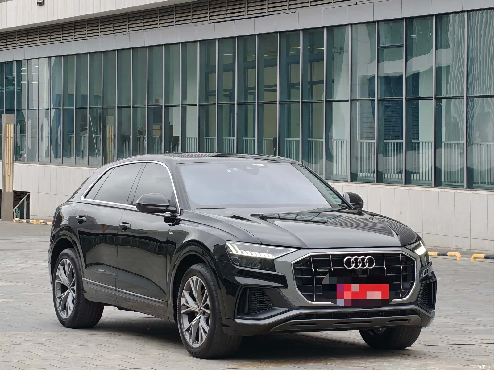 Audi Q8, 2023 3