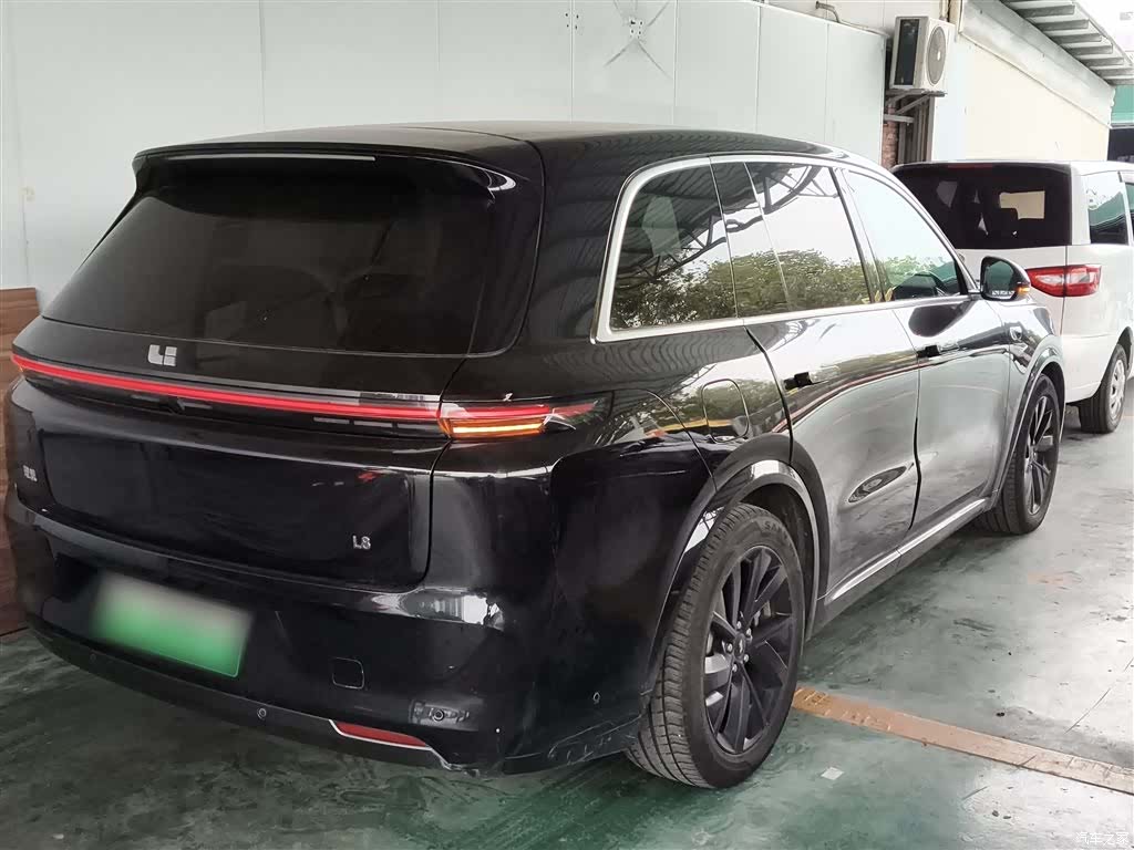 Li Auto L8, 2023 7