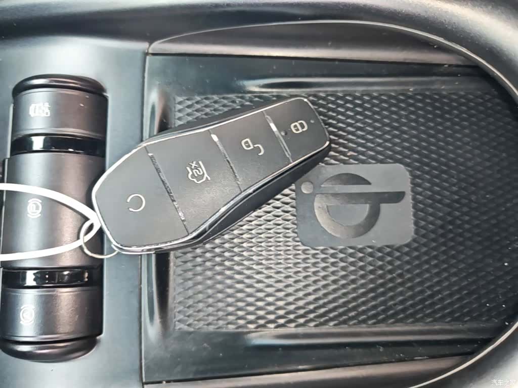 BYD Dolphin, 2022 9
