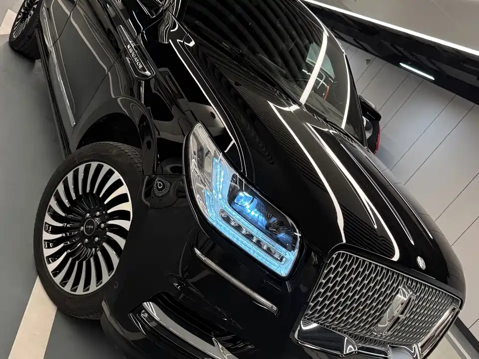 Lincoln Navigator