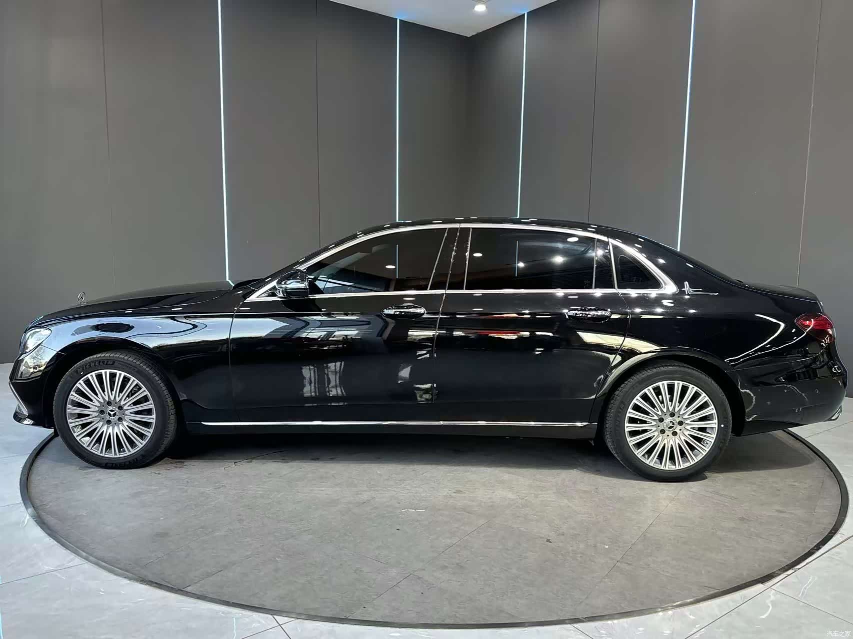 Mercedes-Benz E-Class, 2023 4