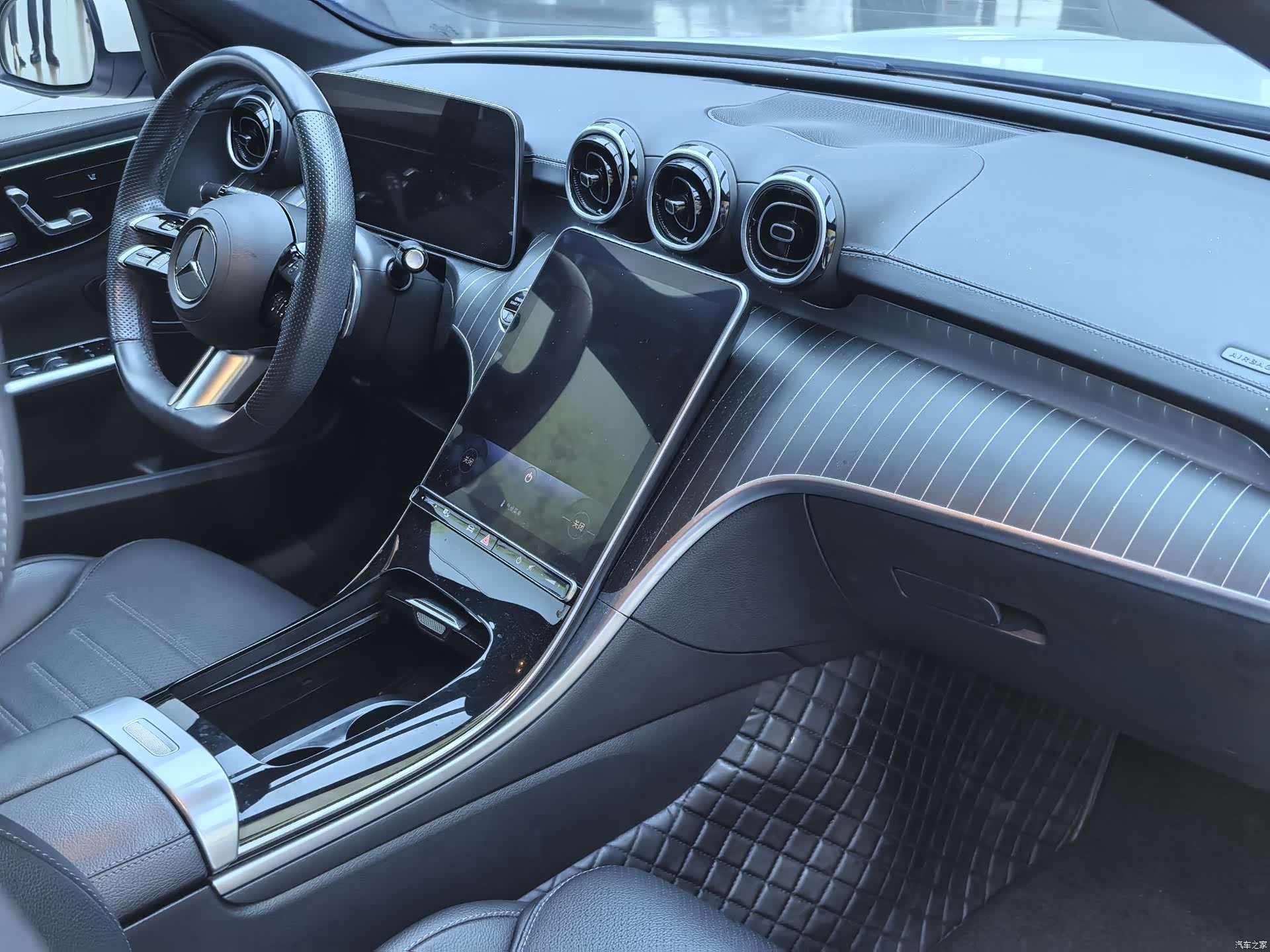 Mercedes-Benz C-Class, 2024 15