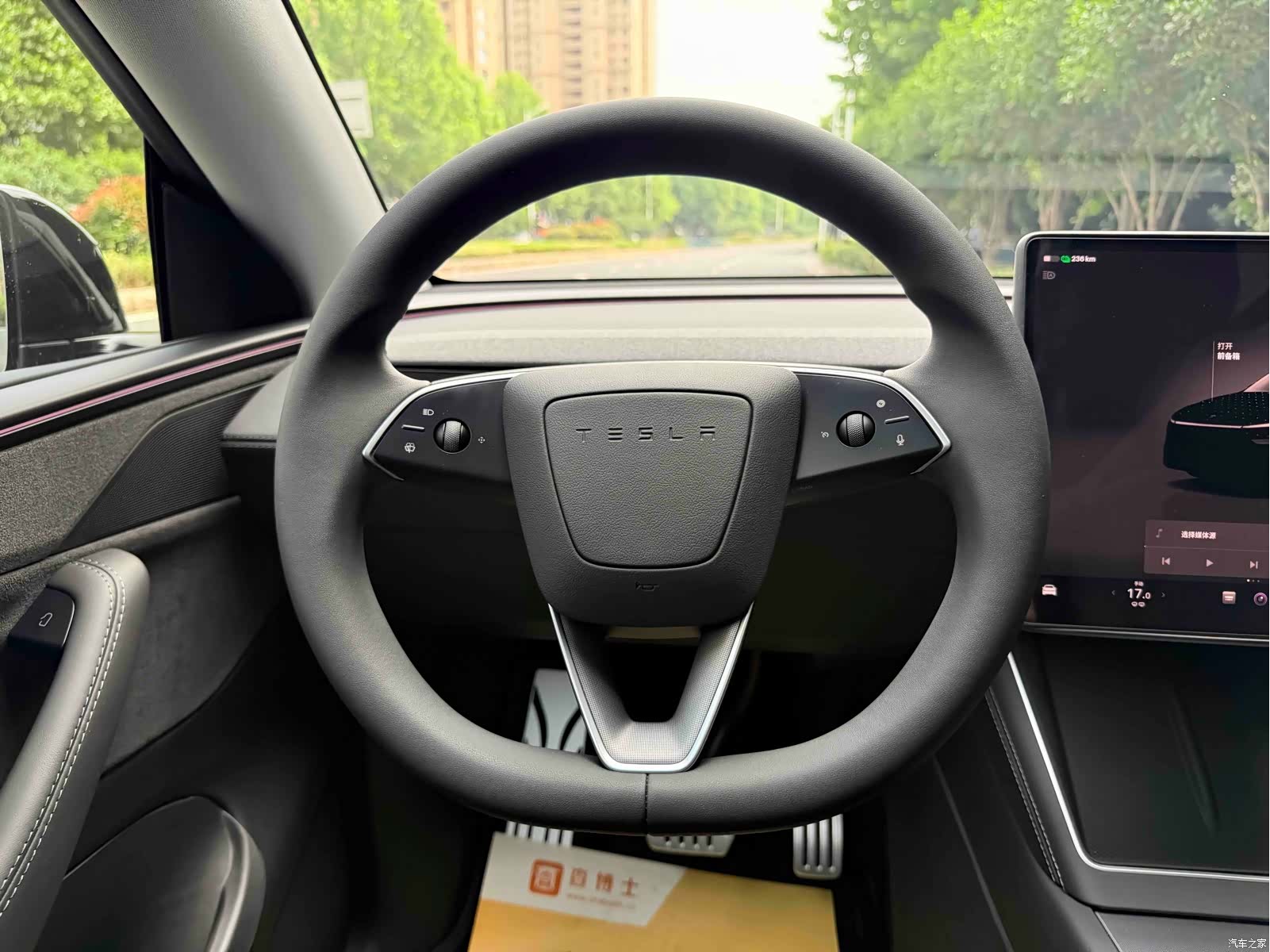 Tesla Model Y, 2025 14