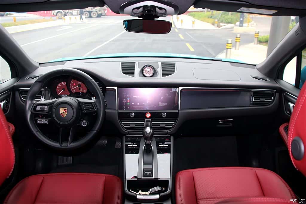 Porsche Macan, 2022 9