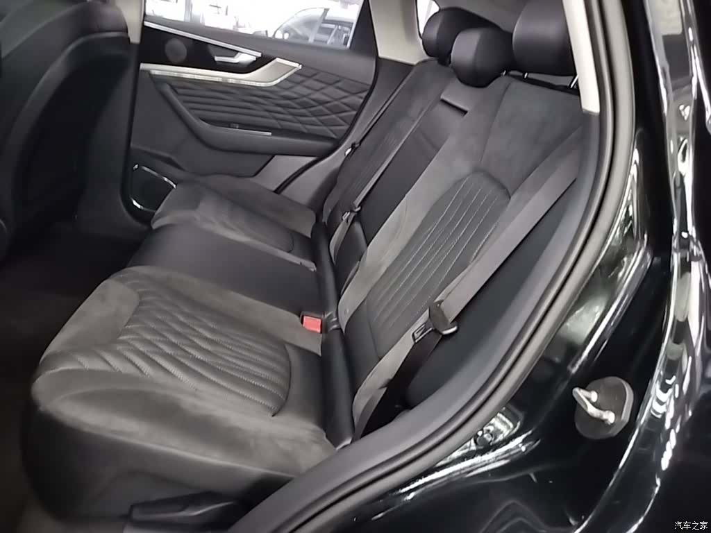 Hongqi HS5, 2022 10
