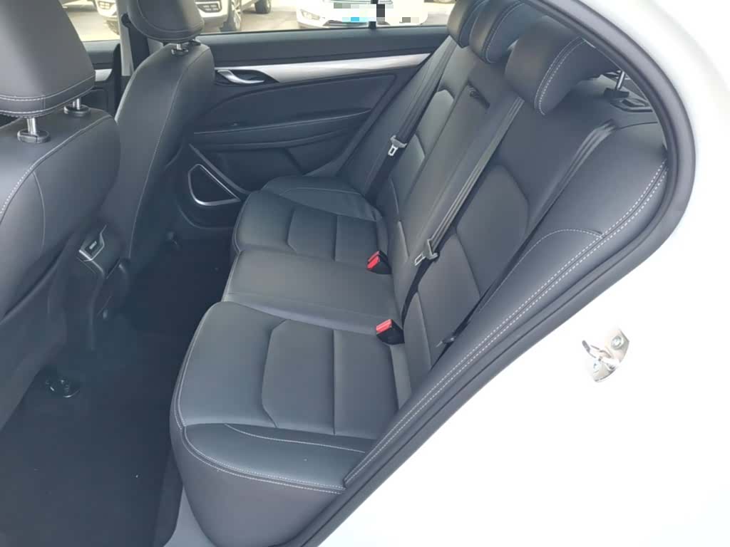 Geely Emgrand, 2020 13