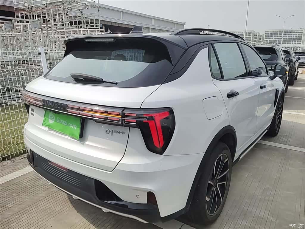 Lynk & Co 01, 2023 все фото
