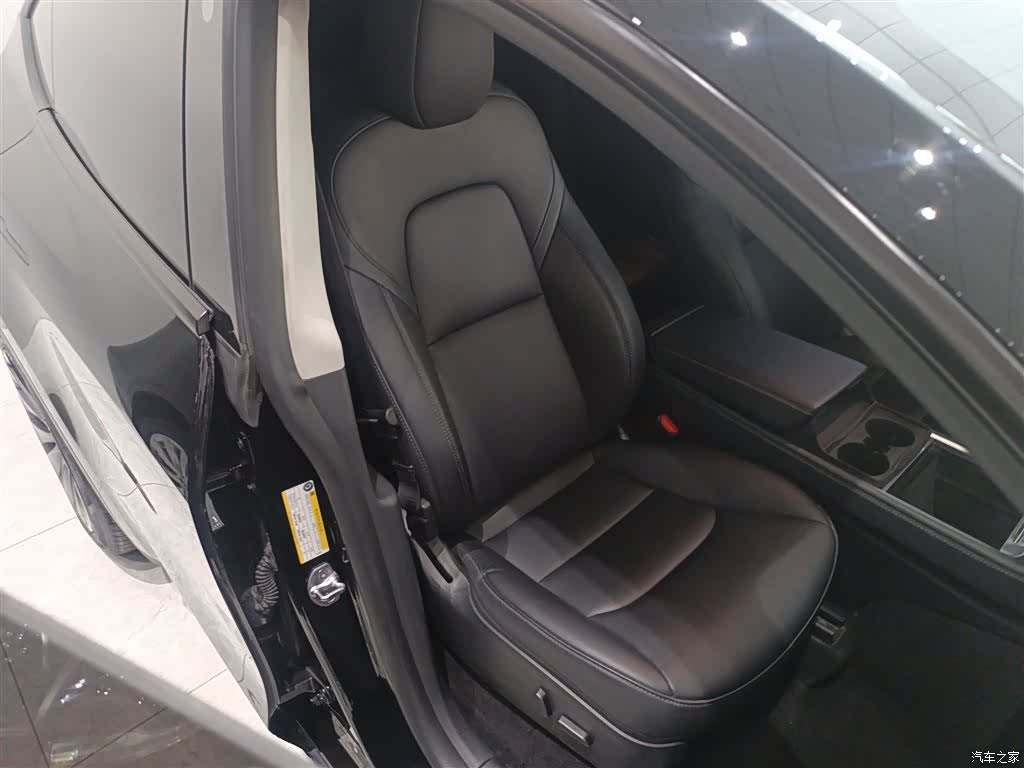 Tesla Model Y, 2023 25