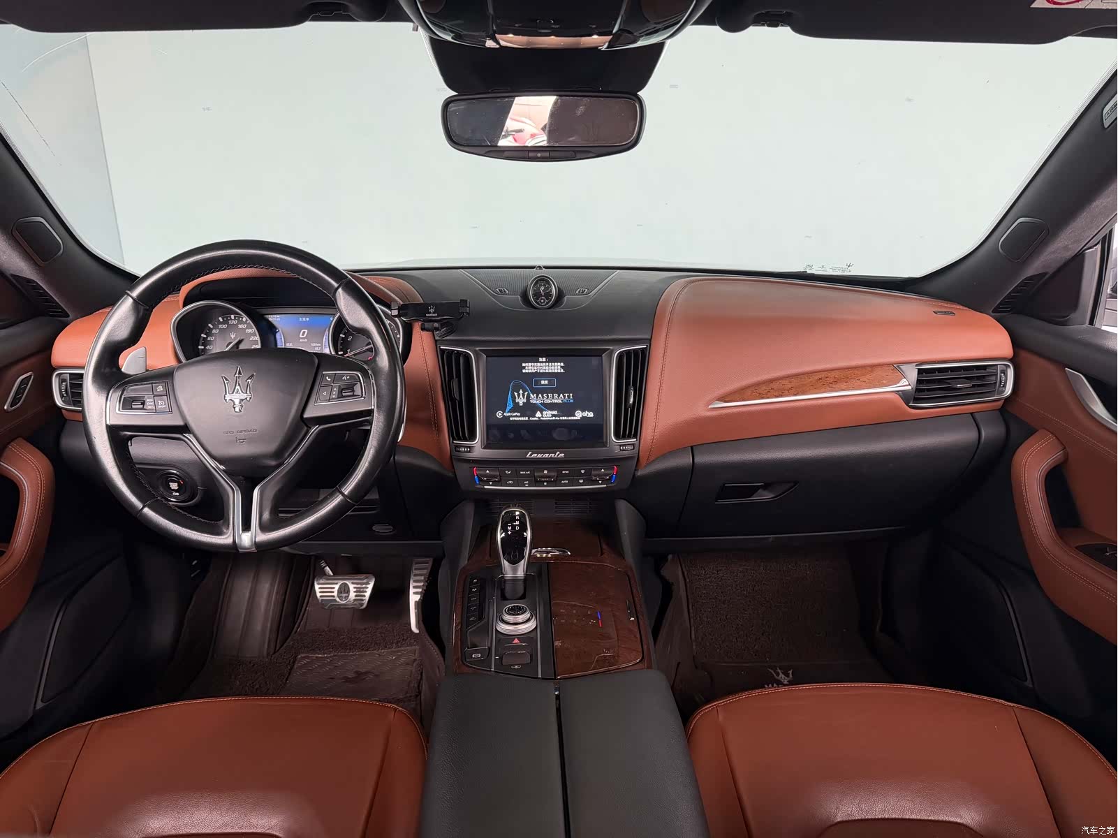 Maserati Levante, 2018 все фото