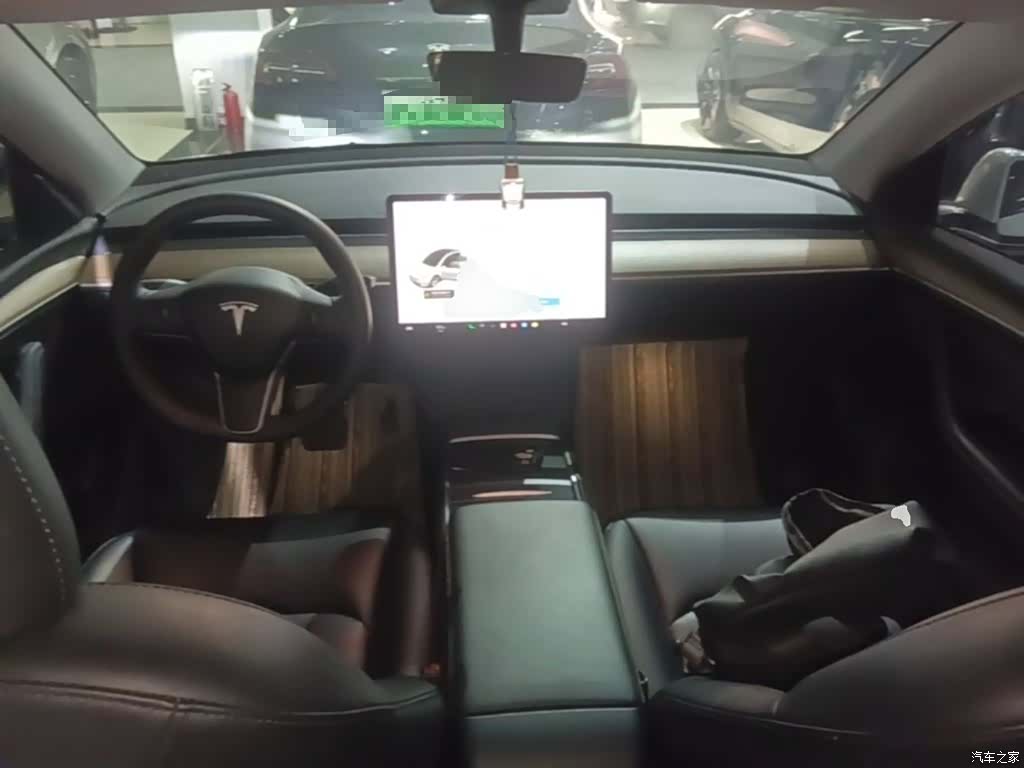 Tesla Model Y, 2021 10