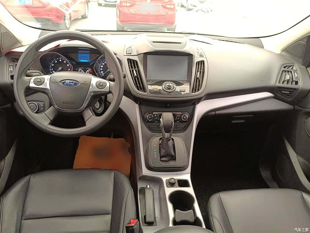 Ford Kuga, 2015 10