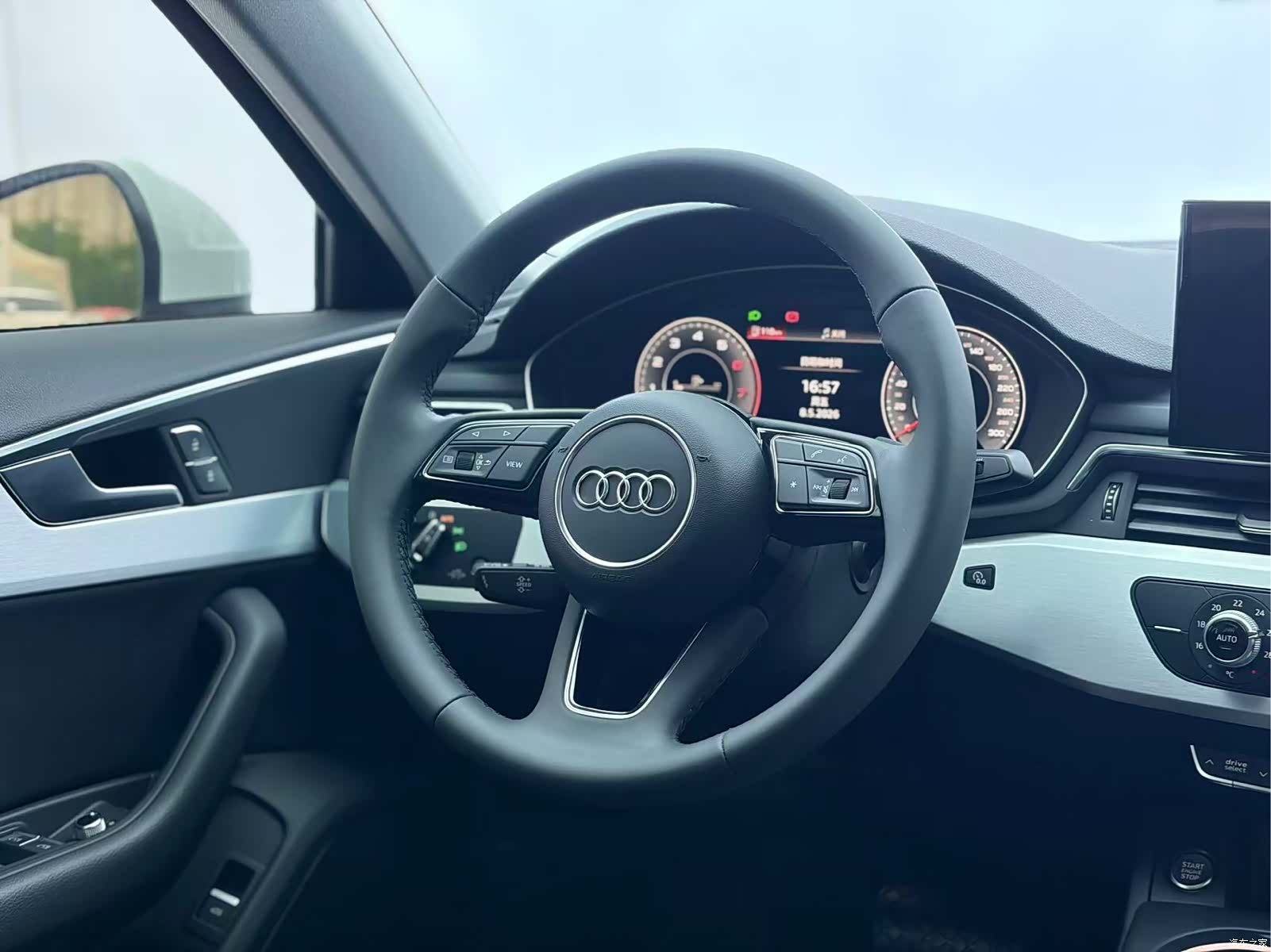 Audi A4L, 2024 14