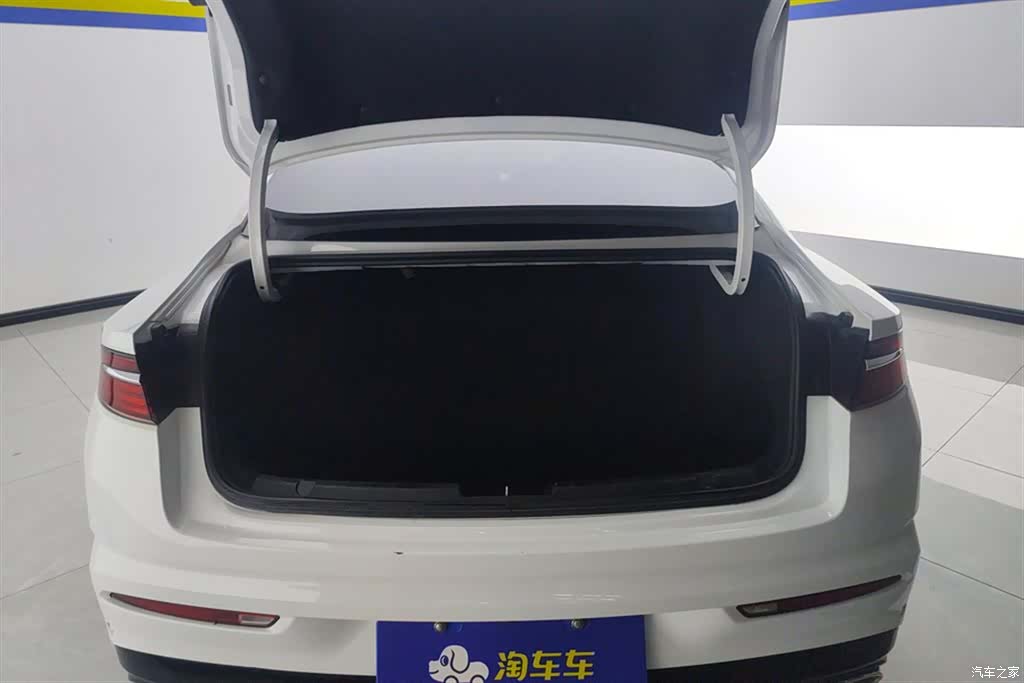 Geely Preface, 2023 4