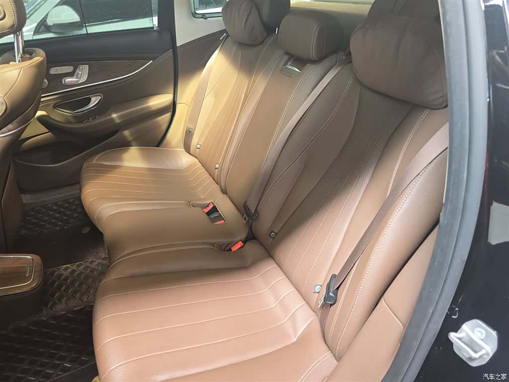 Mercedes-Benz E-Class, 2023 17