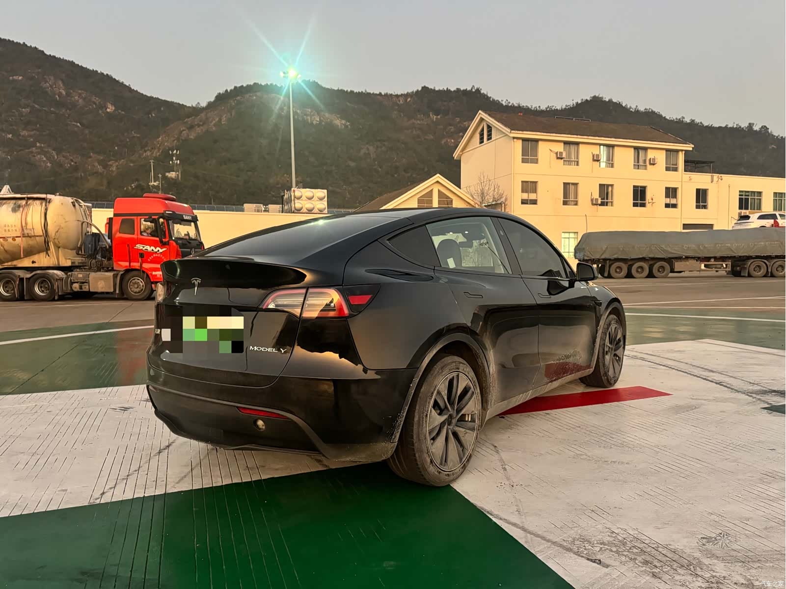 Tesla Model Y, 2024 4