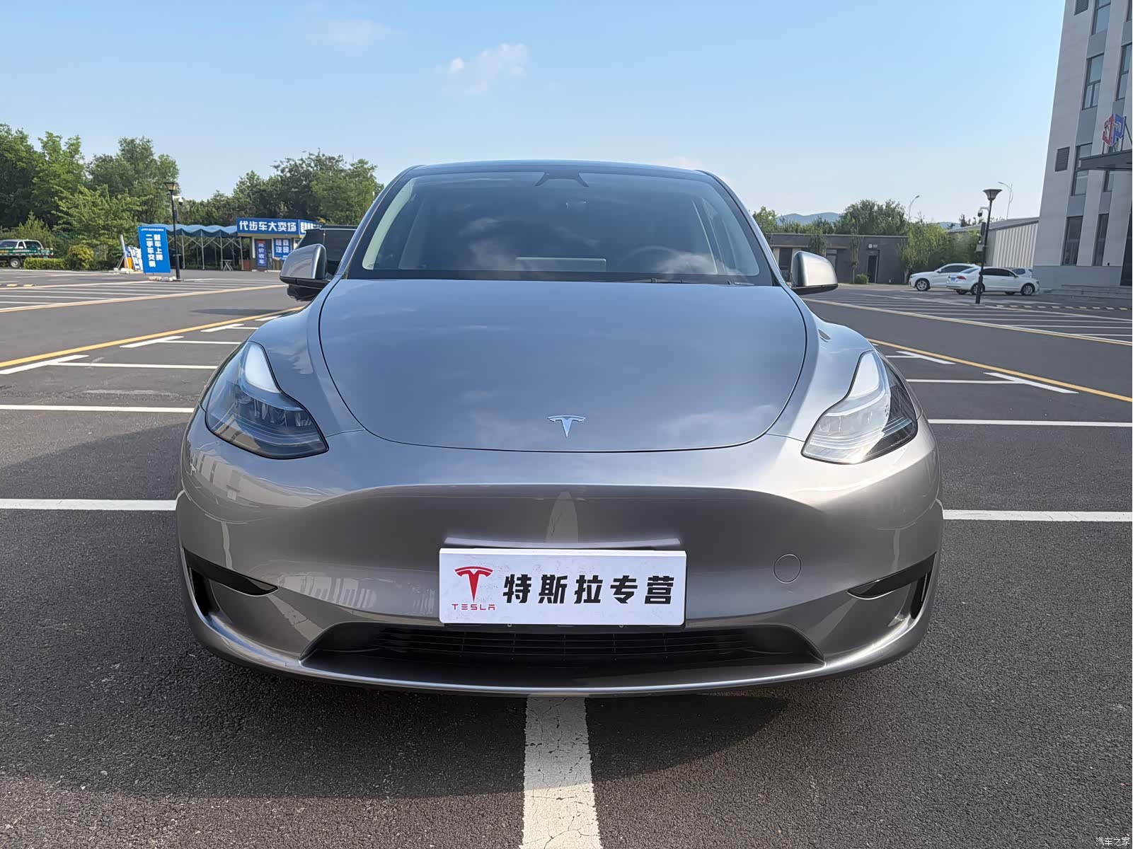Tesla Model Y, 2025 1