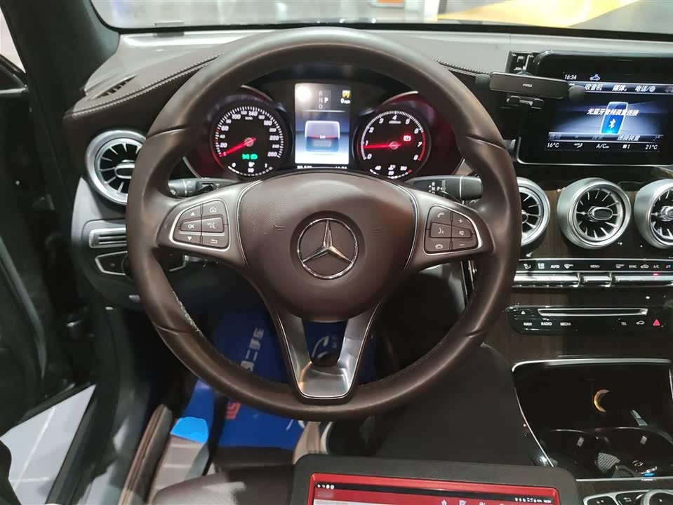 Mercedes-Benz GLC Mercedes-Benz GLC