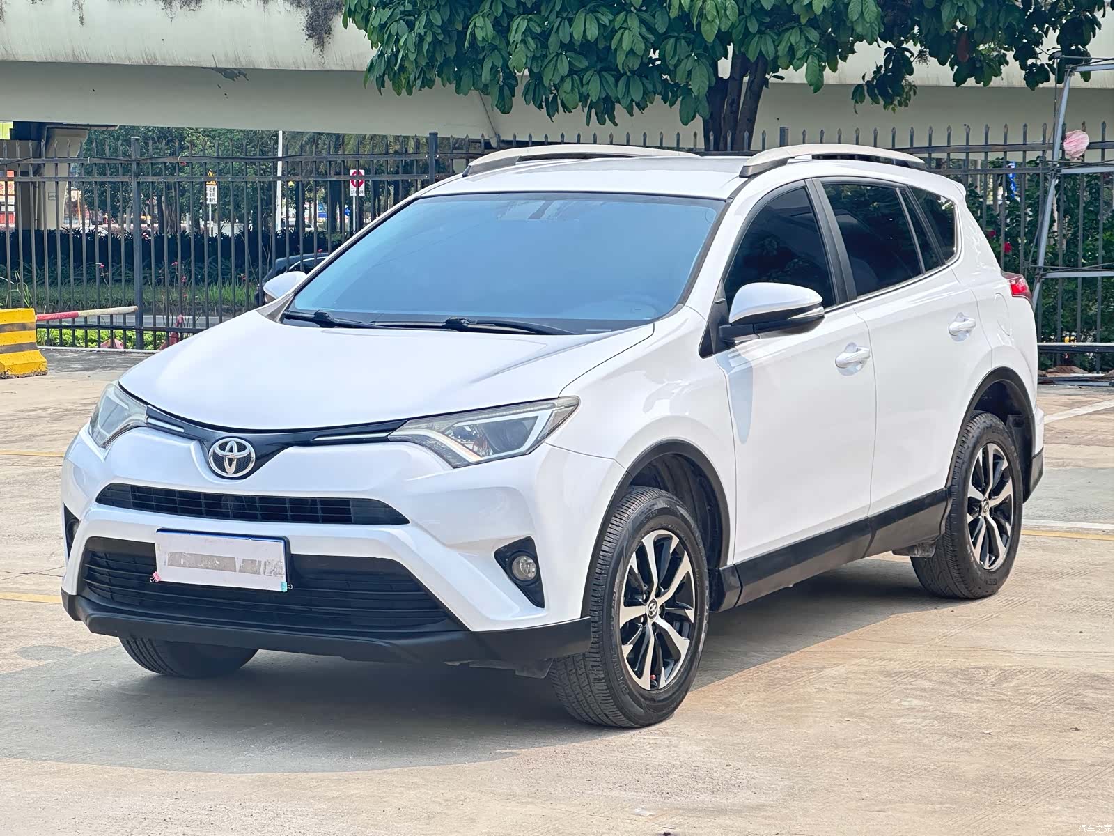 Toyota RAV4, 2017 1