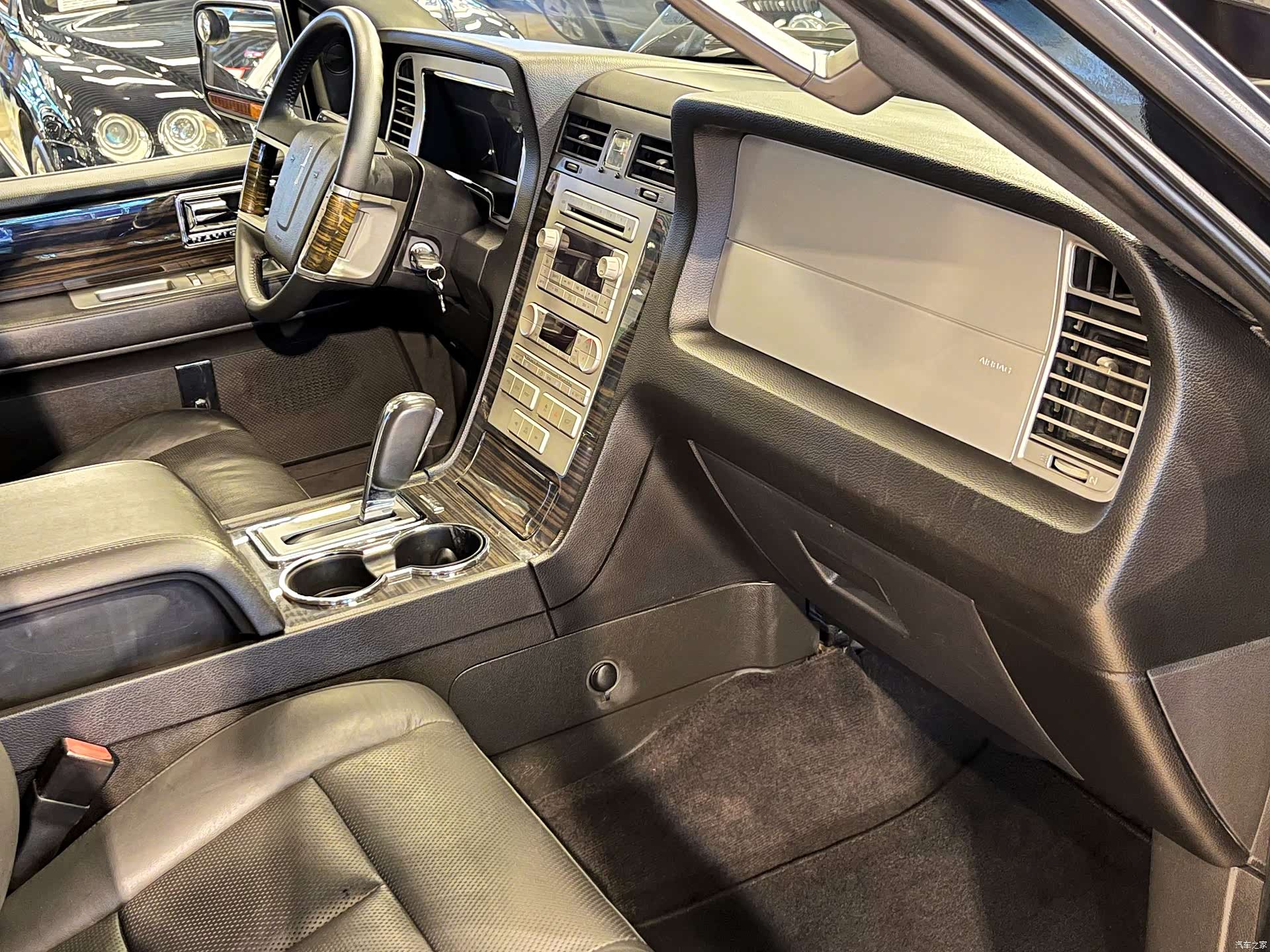 Lincoln Navigator, 2011 11