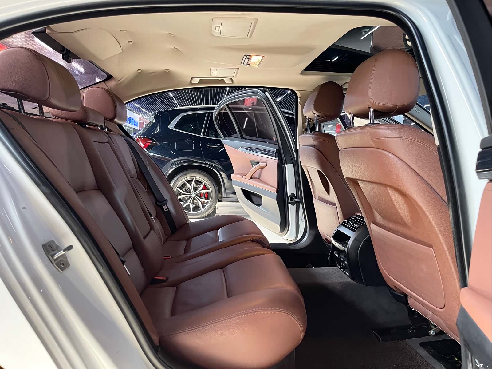 BMW 5 Series, 2015 11