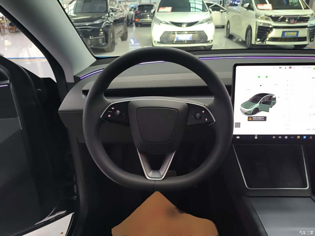 Tesla Model Y, 2025 11
