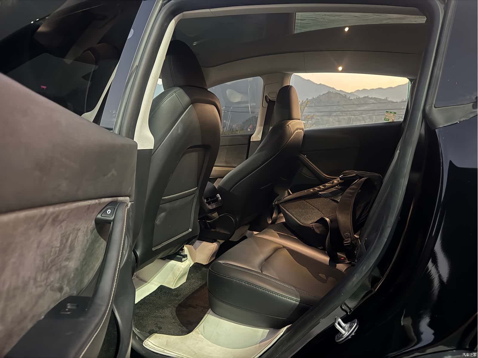 Tesla Model Y, 2024 7